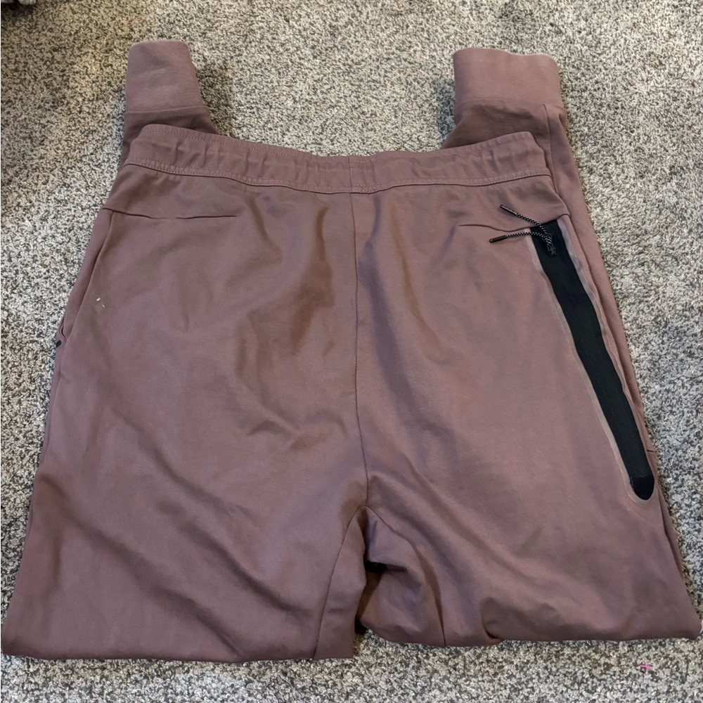 Nike Tech Essentials Lightweight Jogger - image 3